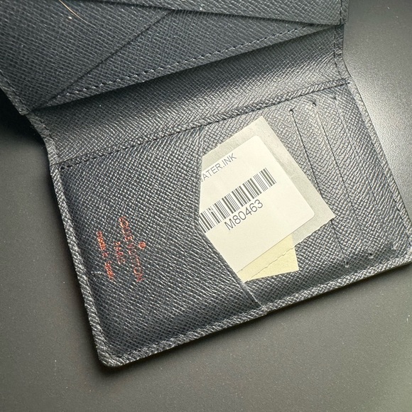 Louis Vuttion Pocket Organizer - Picture 4 of 4